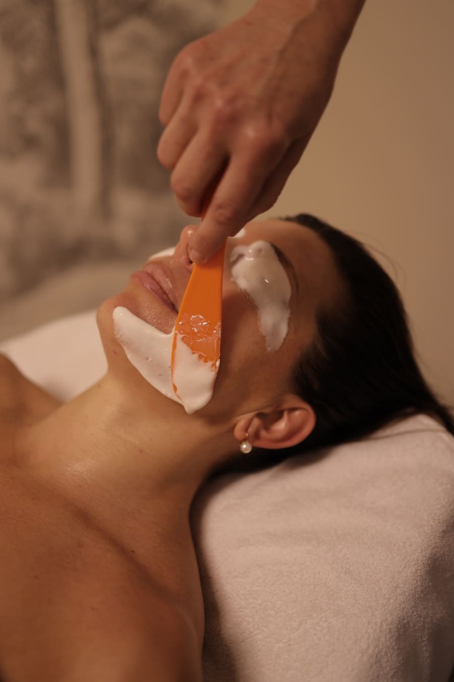 Lymphatic drainage massage result - reduced facial puffiness